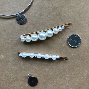 Pearl Bobby Pins!